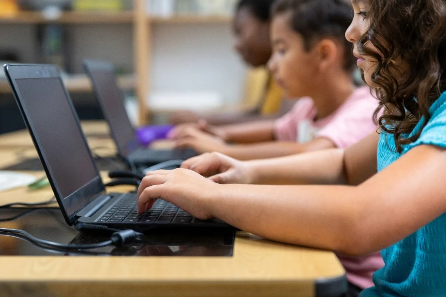 KI im Klassenzimmer: Wie Lehrkräfte den digitalen Wandel zwischen Innovation und Skepsis meistern