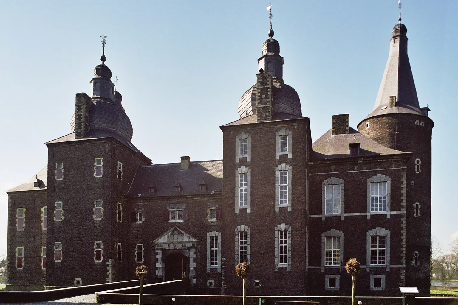 Schloss Hoensbroek: Wege zum Ticket und Besuchsvorbereitung